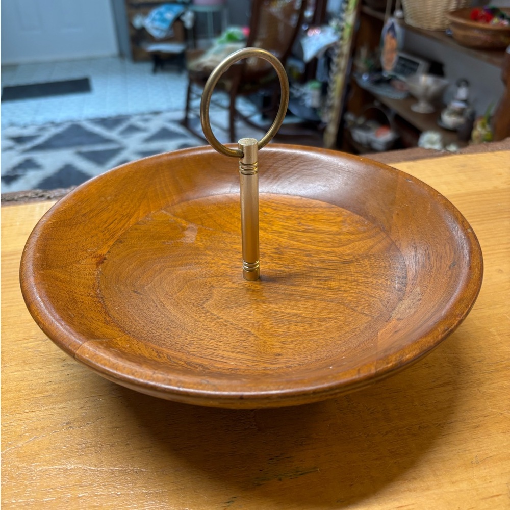 Golden Brown Wooden Serveware with Metal Handle